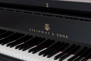 Steinway & Sons B-211,