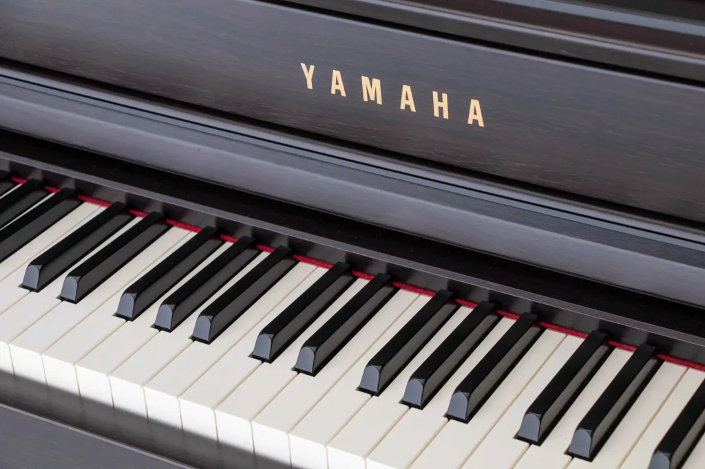 Yamaha CLP-535,